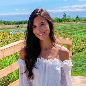 Meet your Posher, Camille